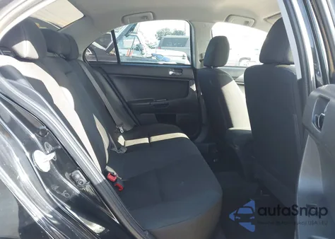 2016 Mitsubishi Lancer Es z USA, uszkodzony, nr VIN JA32U2FU9GU001345